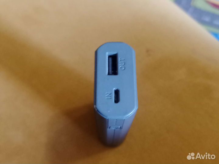 Повербанк на 4400mah