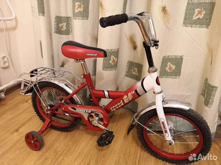 Велосипед детский четырехколесный