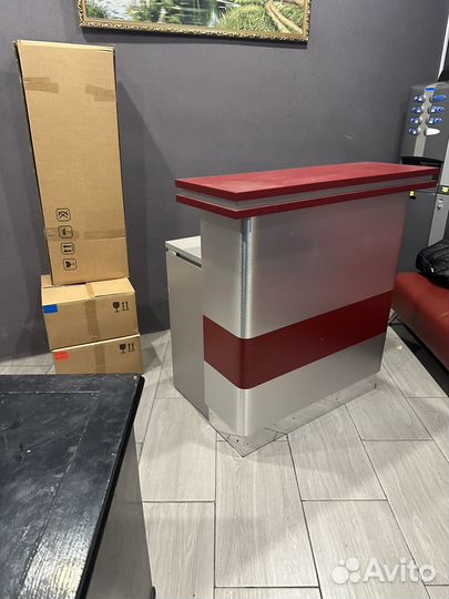 Стол трибуна