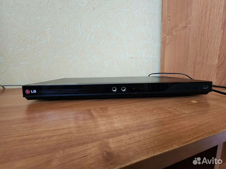 DVD плеер с караоке LG