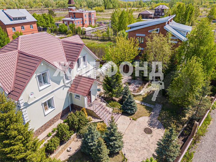 Дом 356,6 м² на участке 17 сот.