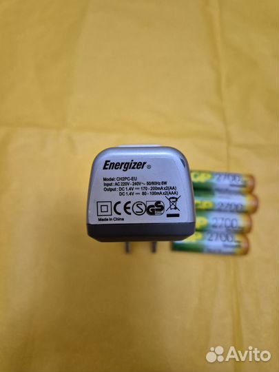 Аккумуляторы GP 2700 mah 4 штуки + зарядка