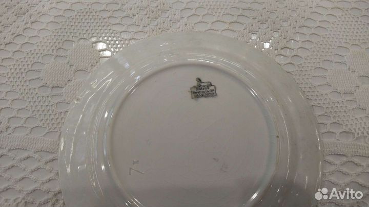 Антикварная фарфоровая тарелка Птица Petrus Regout