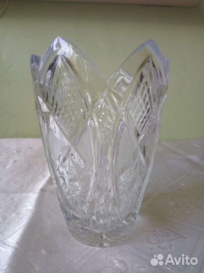 Хрустальная ваза