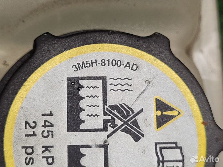 Бачок расширительный с крышкой на Ford Focus 3