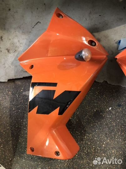 Ktm 950 adventure боковой пластик