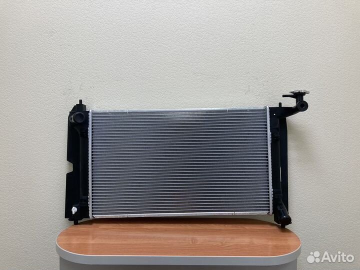 Радиатор охлаждения Тойота Авенсис 03- МКПП