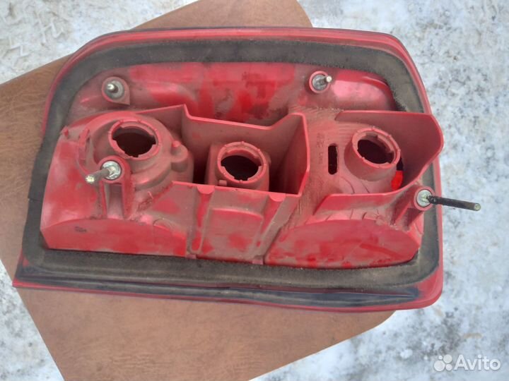 Фонарь задний правый Toyota rav 4 xa20