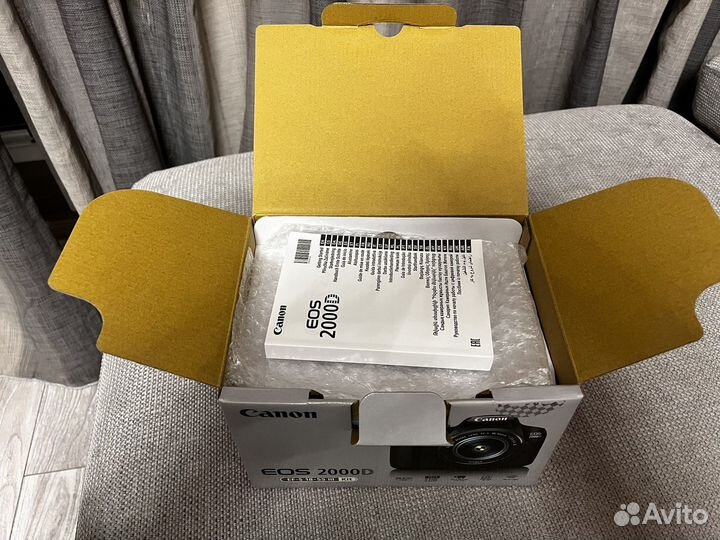 Canon eos 2000D kit 18 55mm