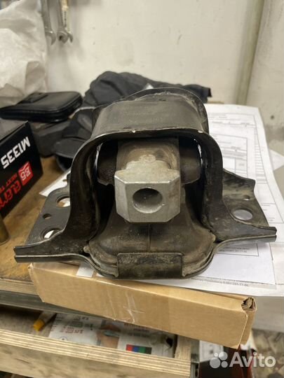 Продам опора двигателя Nissan qashqai