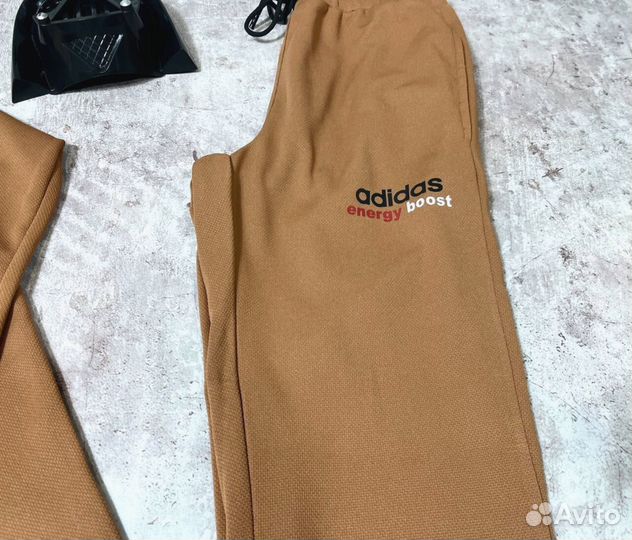 Спортивные костюмы Adidas