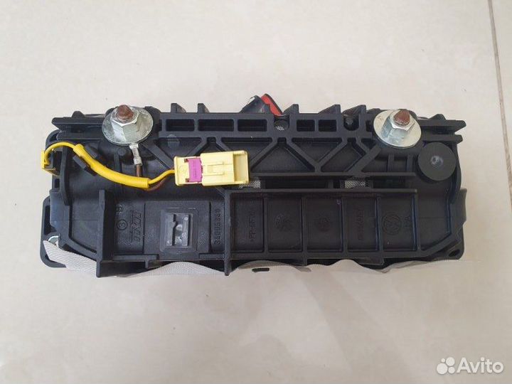 Подушка безопасности пассажира Volkswagen Passat