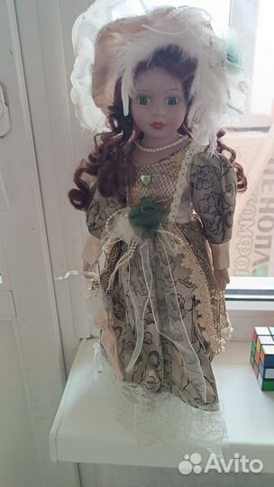 Кукла фарфоровая 40 см