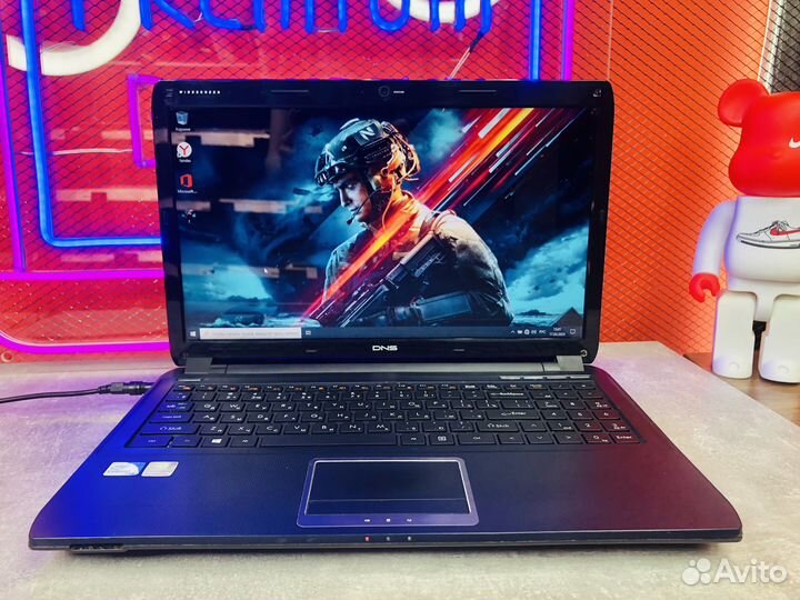DNS TWC-N13M-GE2/Pentium B950/610M/ram 4gb/ssd