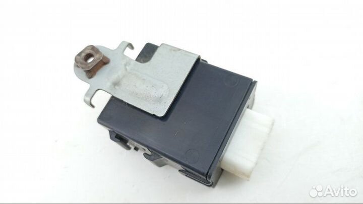 Блок реле Toyota Regius Ace KDH206 1kdftv 2010