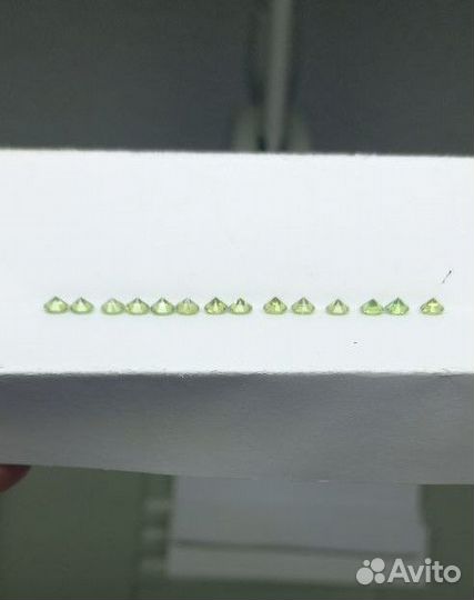 Демантоид гранат 2,64 карат 14 шт