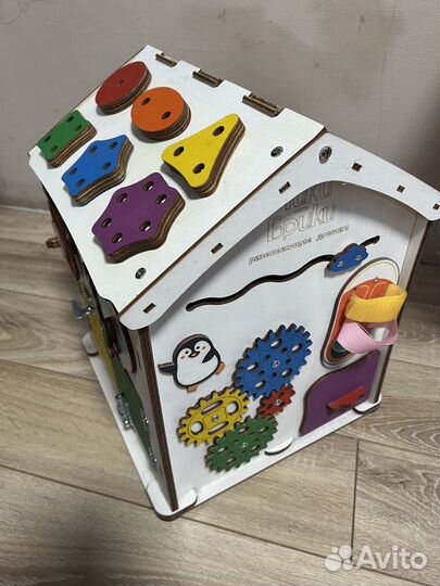 Бизиборд домик