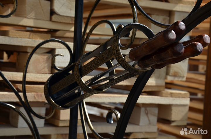 Мангал с крышей