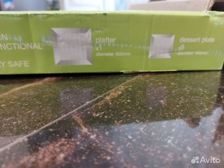 Набро тарелок