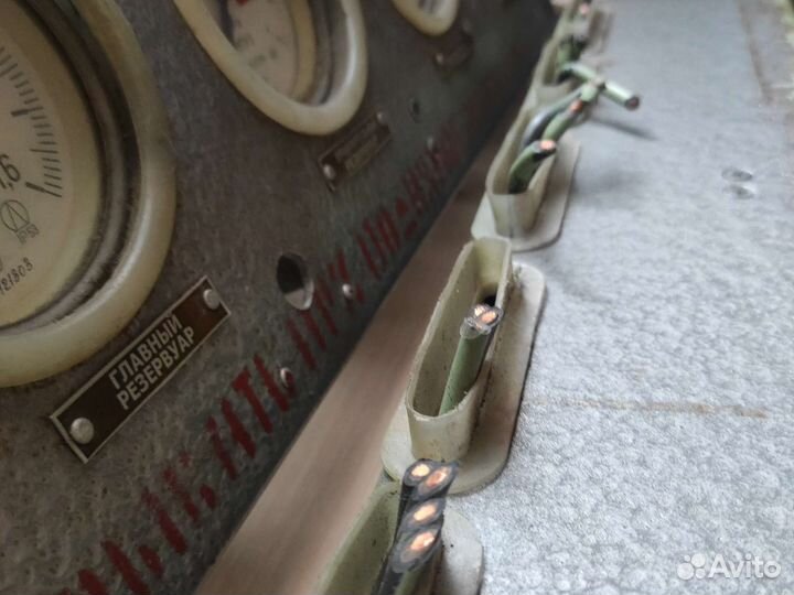 Пульт управления электровозом вл10