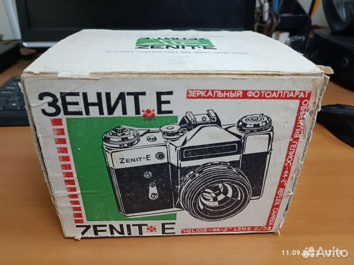 Зеркальный фотоаппарат зенит Е.Объектив Гелиос44-2