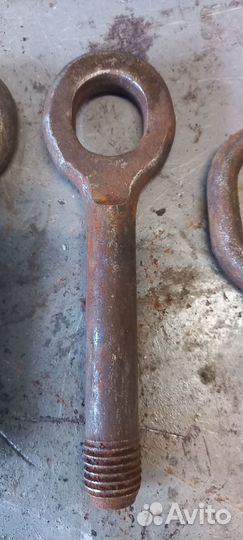 Буксировочный крюк