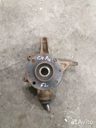 Кулак поворотный левый Ситроен С4 Пикассо