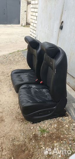 Сиденья комплект Infiniti FX35 37 50/QX70 S51