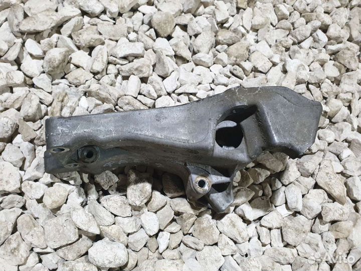 Кронштейн компрессора Фабия 2