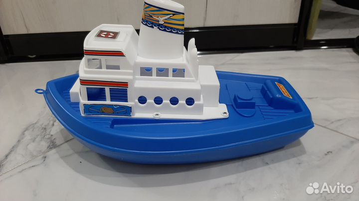 Игрушка-корабль