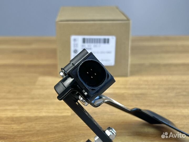 Датчик положения кузова VAG 8K0941309F