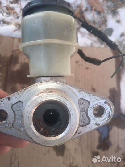 Главный тормозной цилиндр Honda C-RV RD1