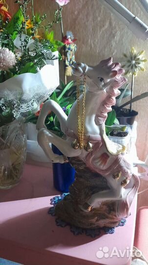 Статуетка лошадь