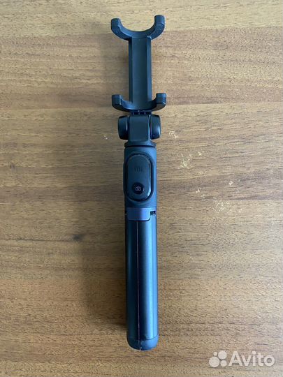 Монопод Xiaomi Mi Bluetooth Selfie Stick Tripod