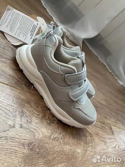 Кроссовки новые