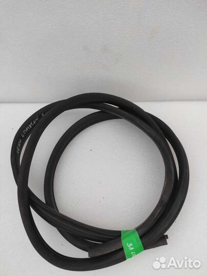 Уплотнитель двери задней левой Renault sandero 1