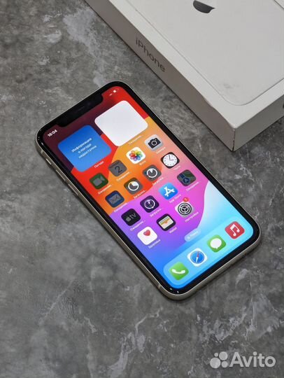iPhone 11, 64 ГБ