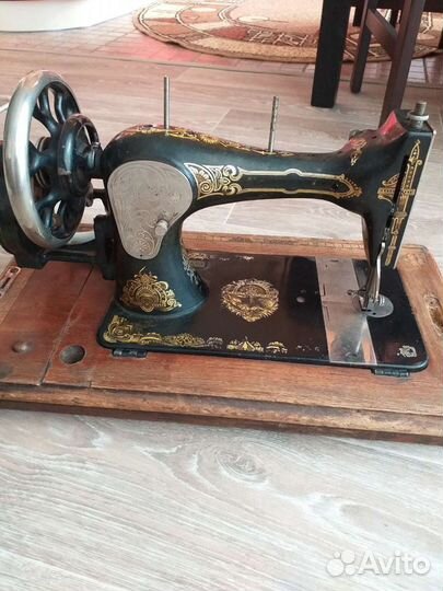 Старинная швейная машина Singer