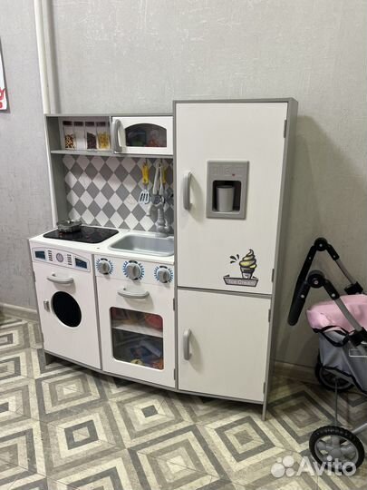 Детская игровая кухня деревянная