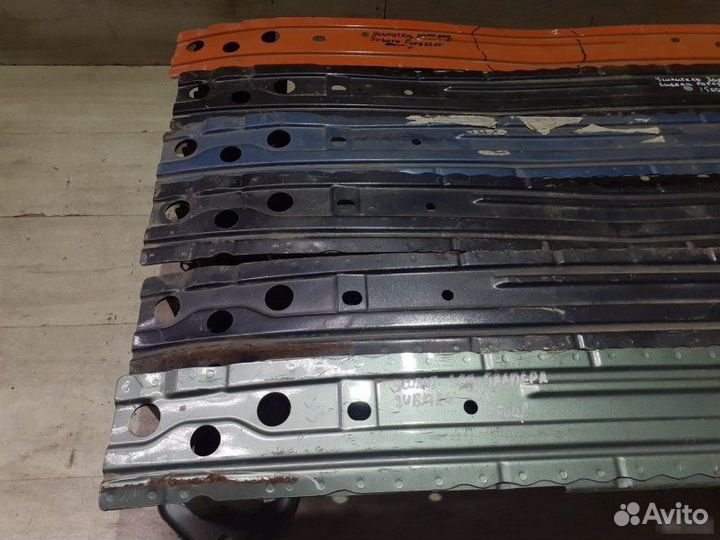 Усилитель заднего бампера Subaru