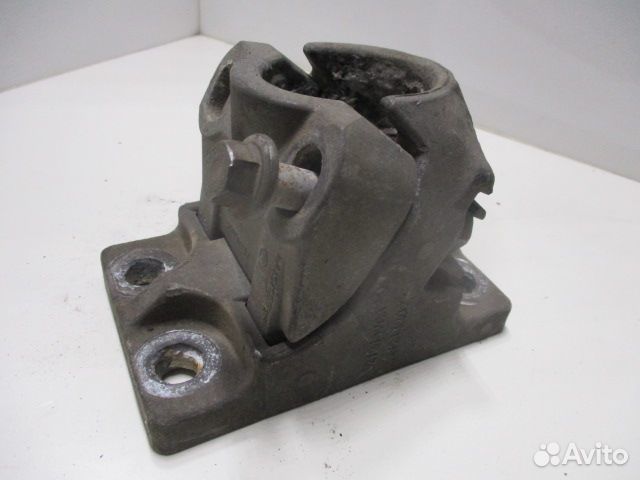 Кронштейн крыла Volvo 21213203