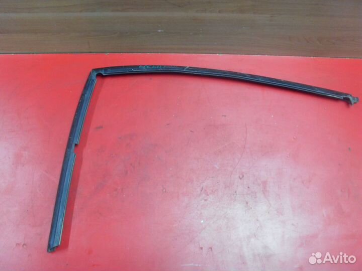 Уплотнитель стекла двери Chevrolet Lacetti (J200)