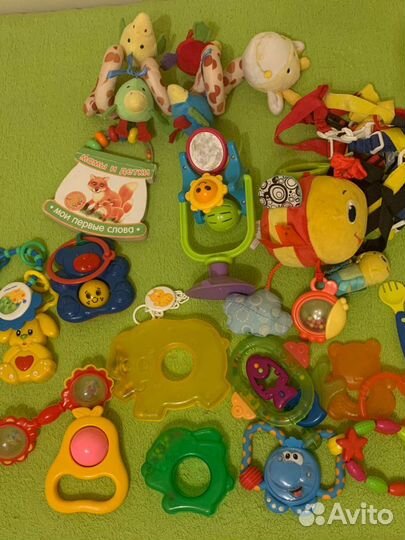 Игрушки для малышей пакетом