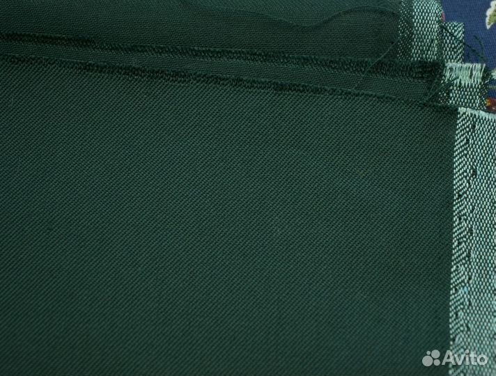Костюмная ткань зеленая вискоза+п/э