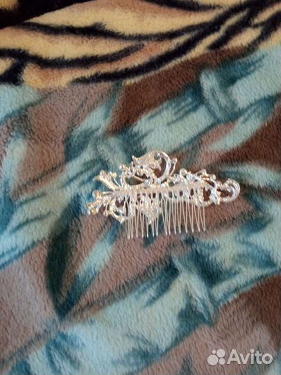 Гребень, бижутерия