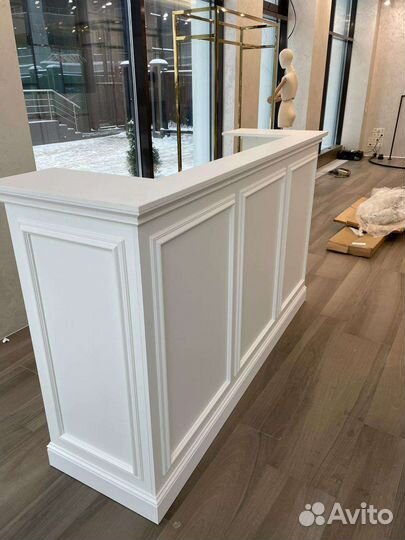 Ресепшн, стойка администратора