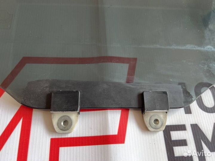 Стекло двери заднее правое Honda Ridgeline J35A9