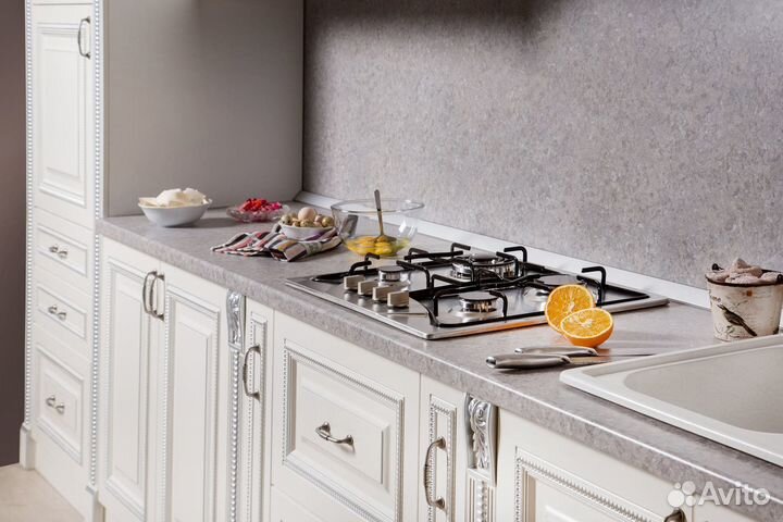 Кухонный гарнитур Аманта белый/серебро