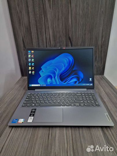 Шустрый Lenovo i5-12gn/16gb/256gb