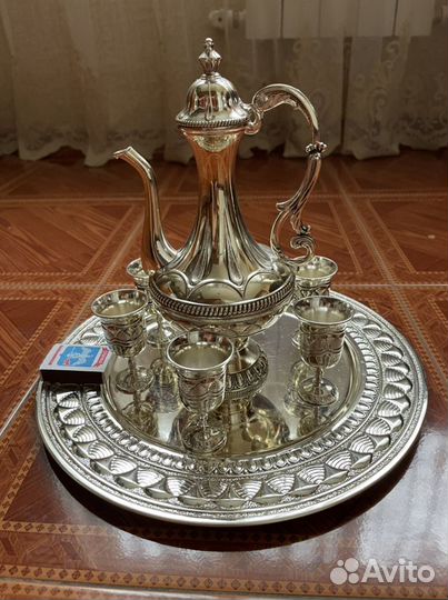 Поднос с кувш. и рюмками